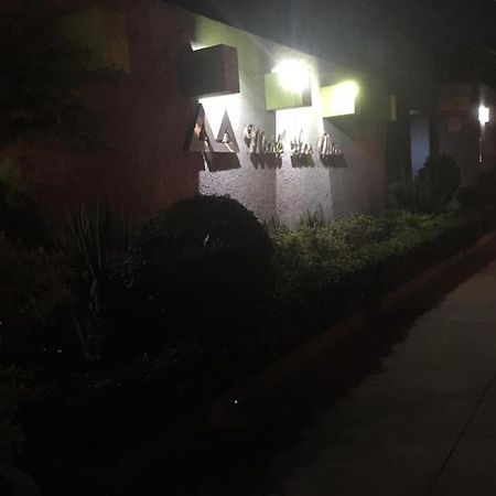 Motel Los Altos Tlaquepaque Esterno foto