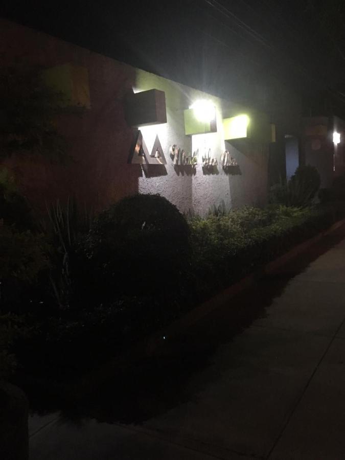 Motel Los Altos Tlaquepaque Esterno foto
